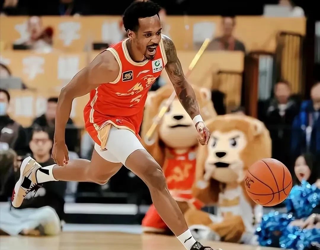 包含国王杯今晚再迎强敌，广厦男篮复出首秀，主帅态度：信心回归，球队文化再被提及的词条-kaiyun