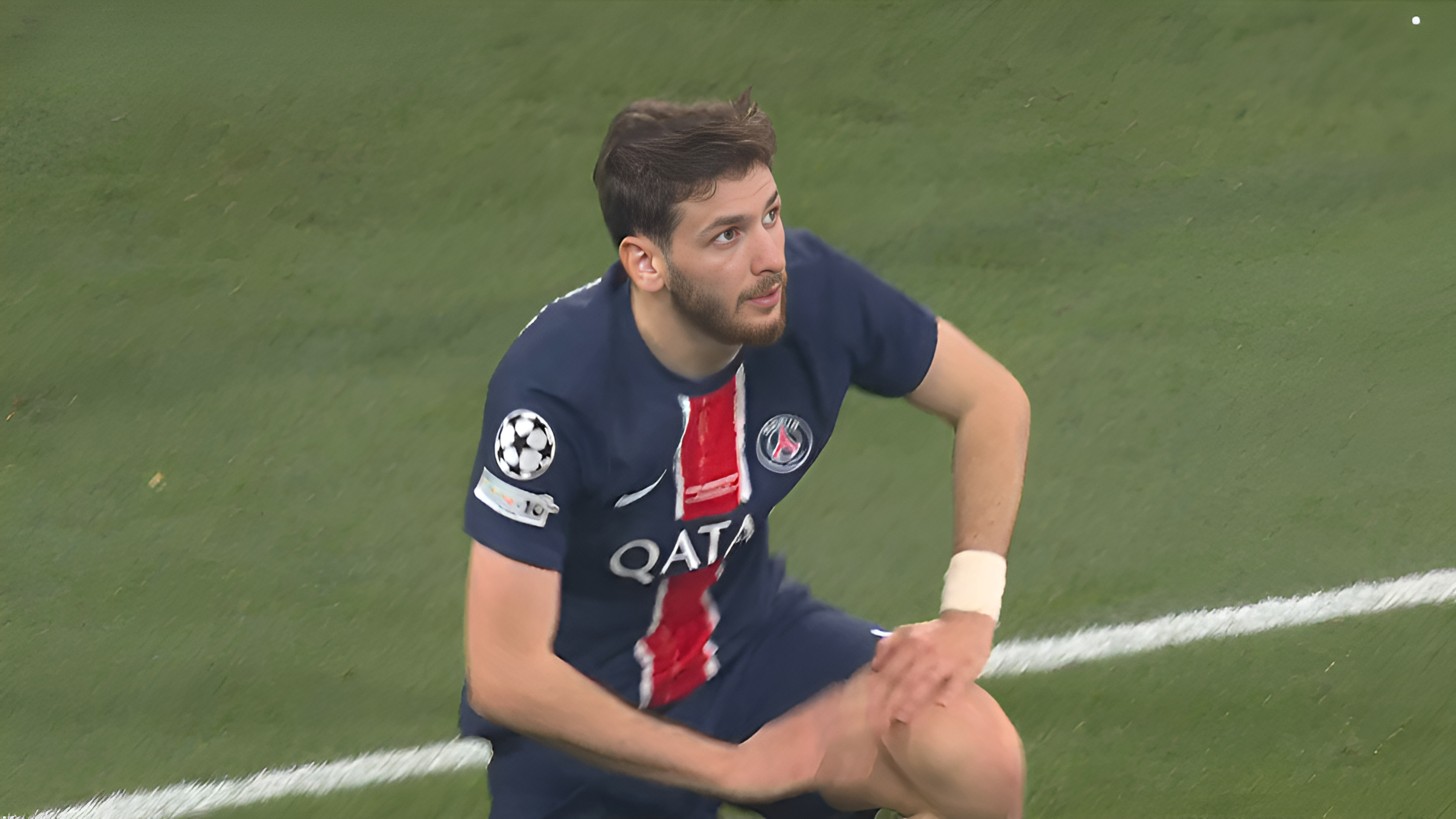 转会期欧冠焦点战，斯图加特外线爆发，质疑声仍在，身体对抗强度拉满的简单介绍-开云app